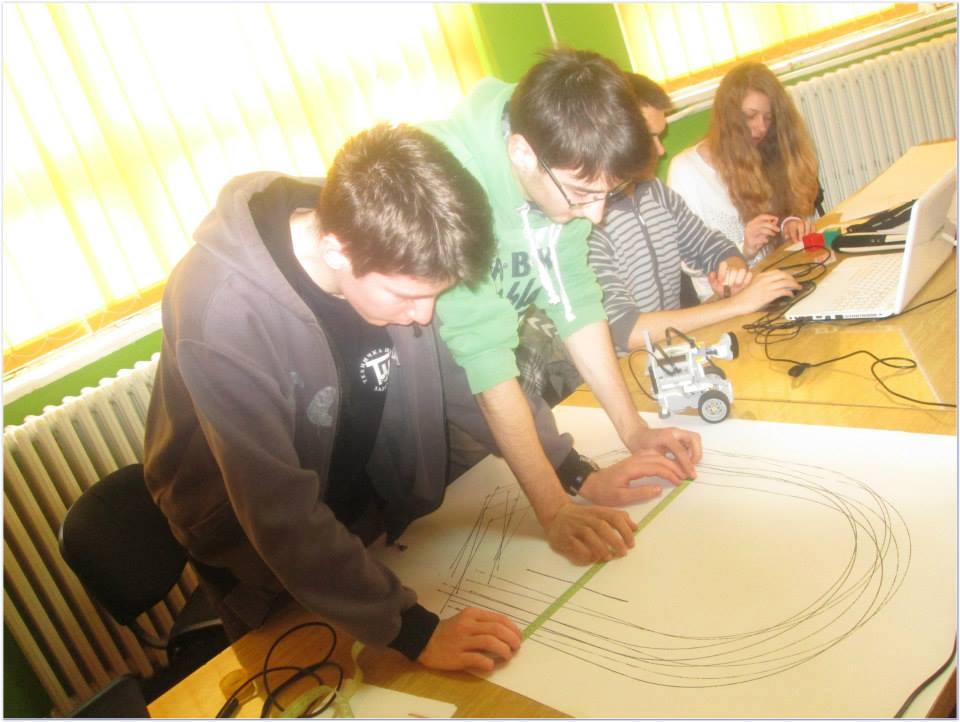 11088693_832970243424182_997925809_n